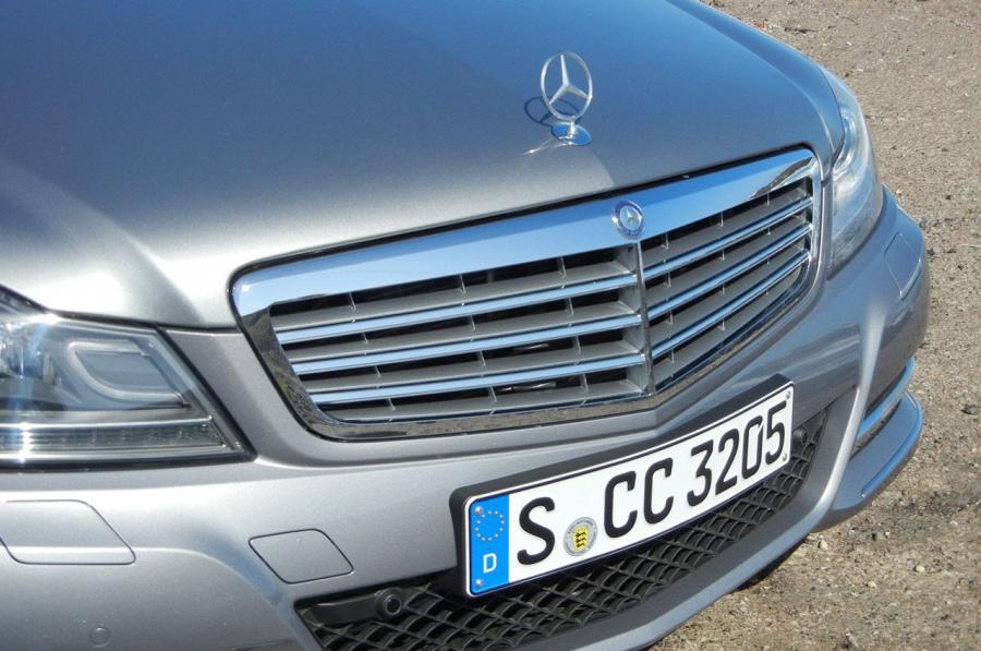  Mercedes-Benz C350 Sedan 2012 года  (фото 2 из 43)